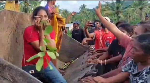 warga-menolak-penggusuran-oleh-pt-kristus-raja-maumere-sikka-ntt_169